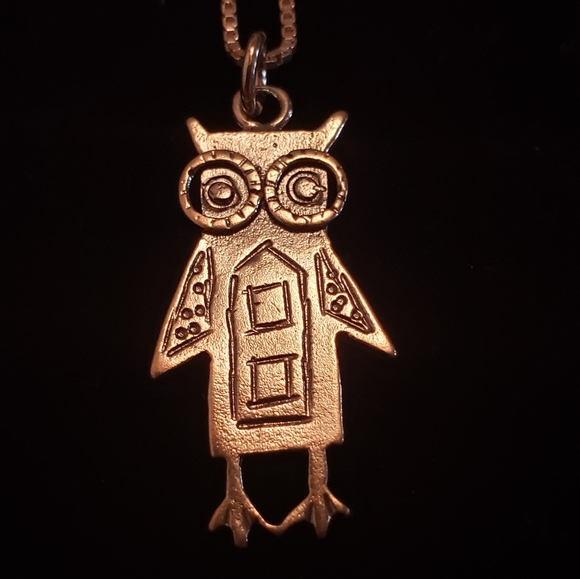unknown Jewelry - Owl pendant/ necklace.